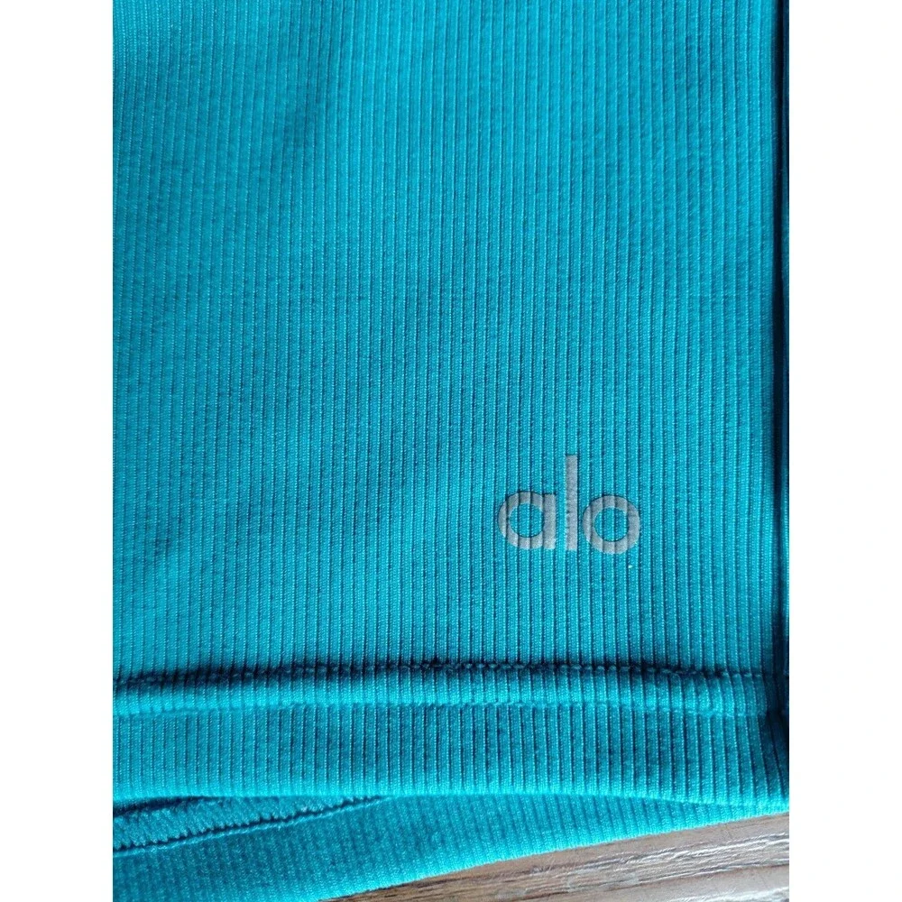 Alo yoga Goddess biker shorts Blue perfect for a summer day 25